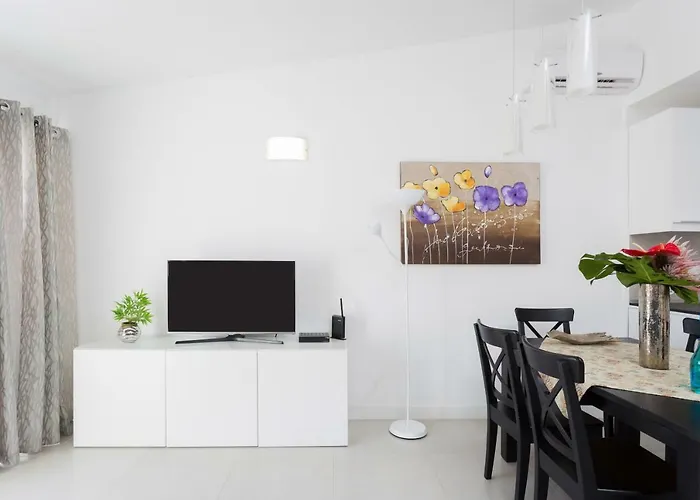 דירה Eden Island Village אדחה